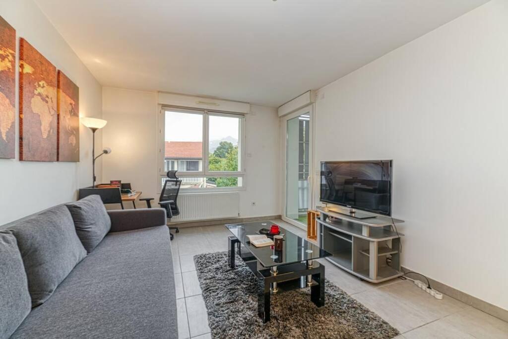 Bel Appartement-Garage Prive-Balcon-Wifi Fibre Rhut Exterior photo